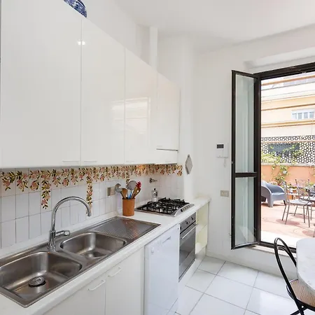 Tre Lune Penthouse By In * Roma